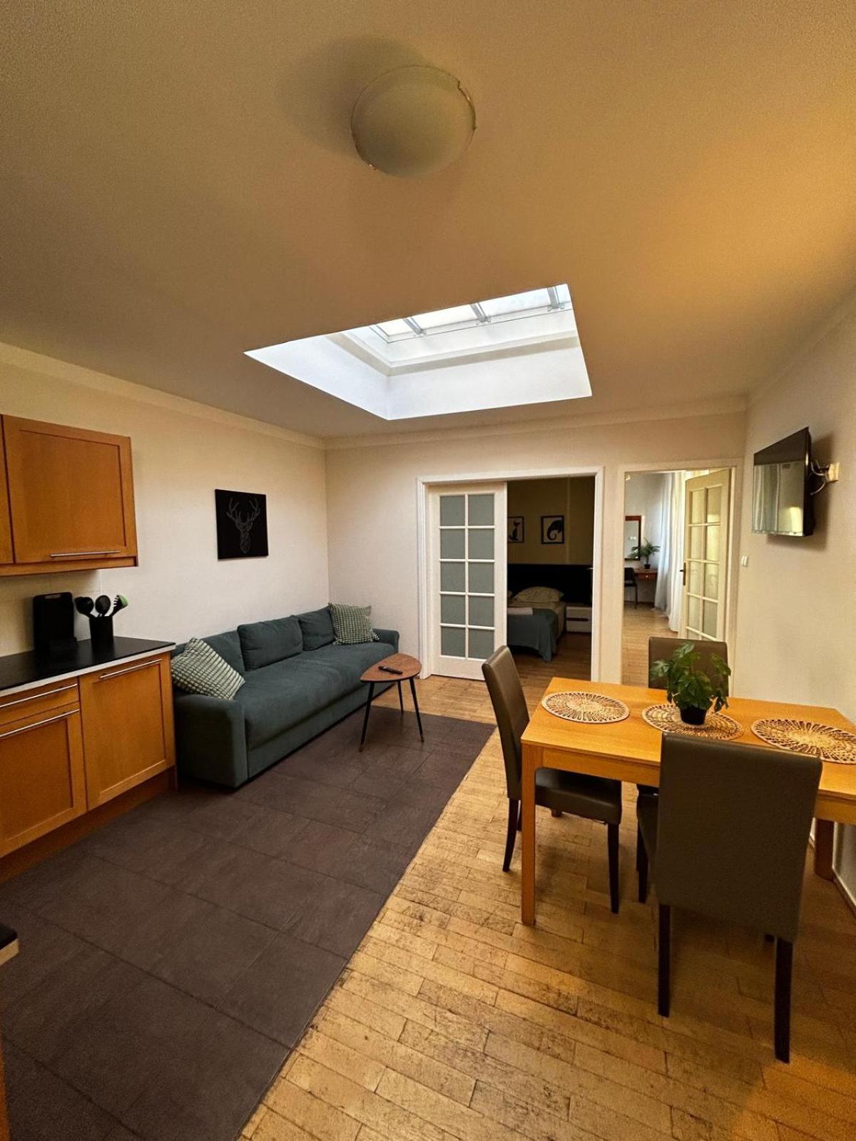 Apartment Golden With Lift - Old Town
