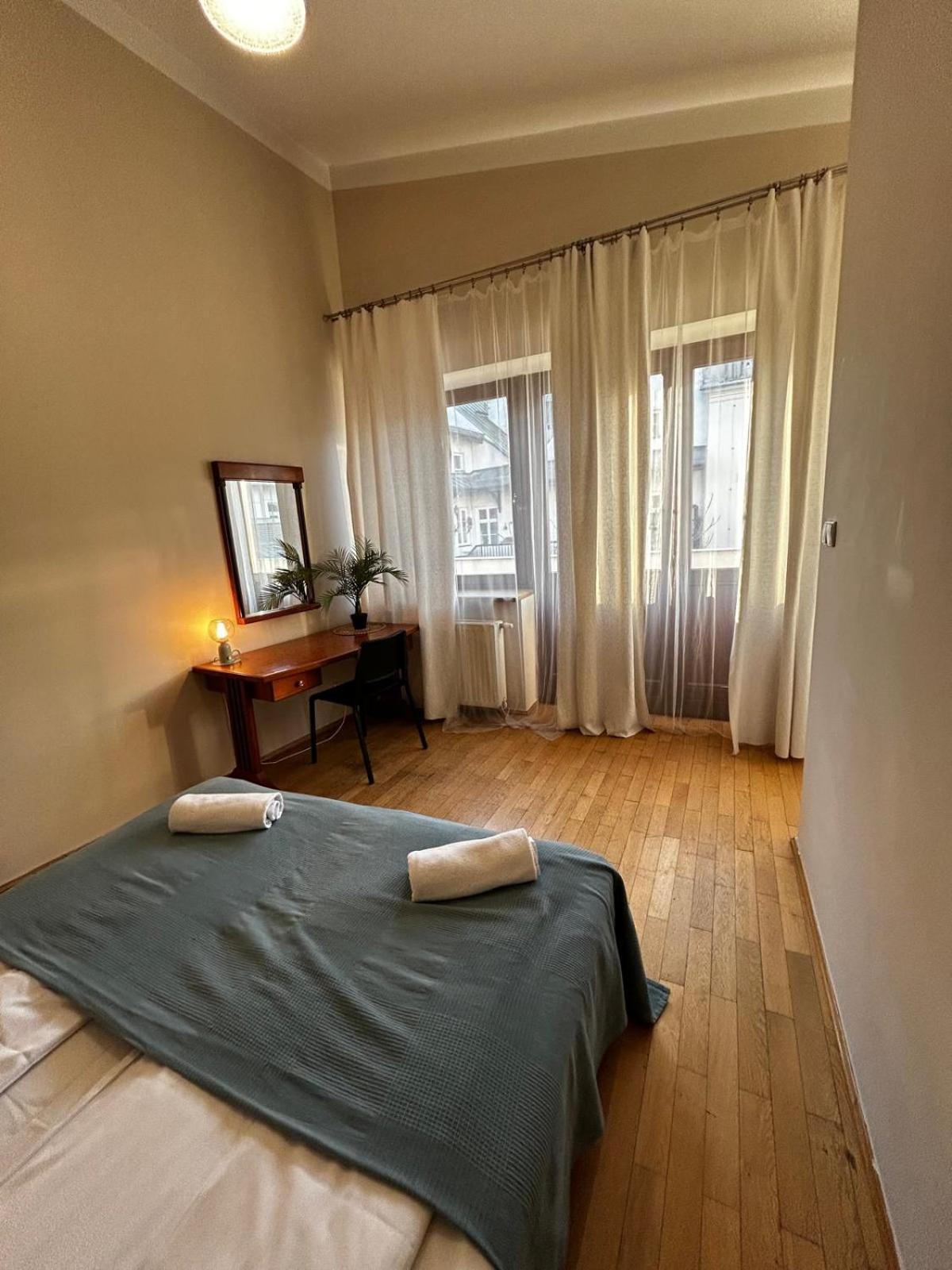 Apartment Golden With Lift - Old Town *