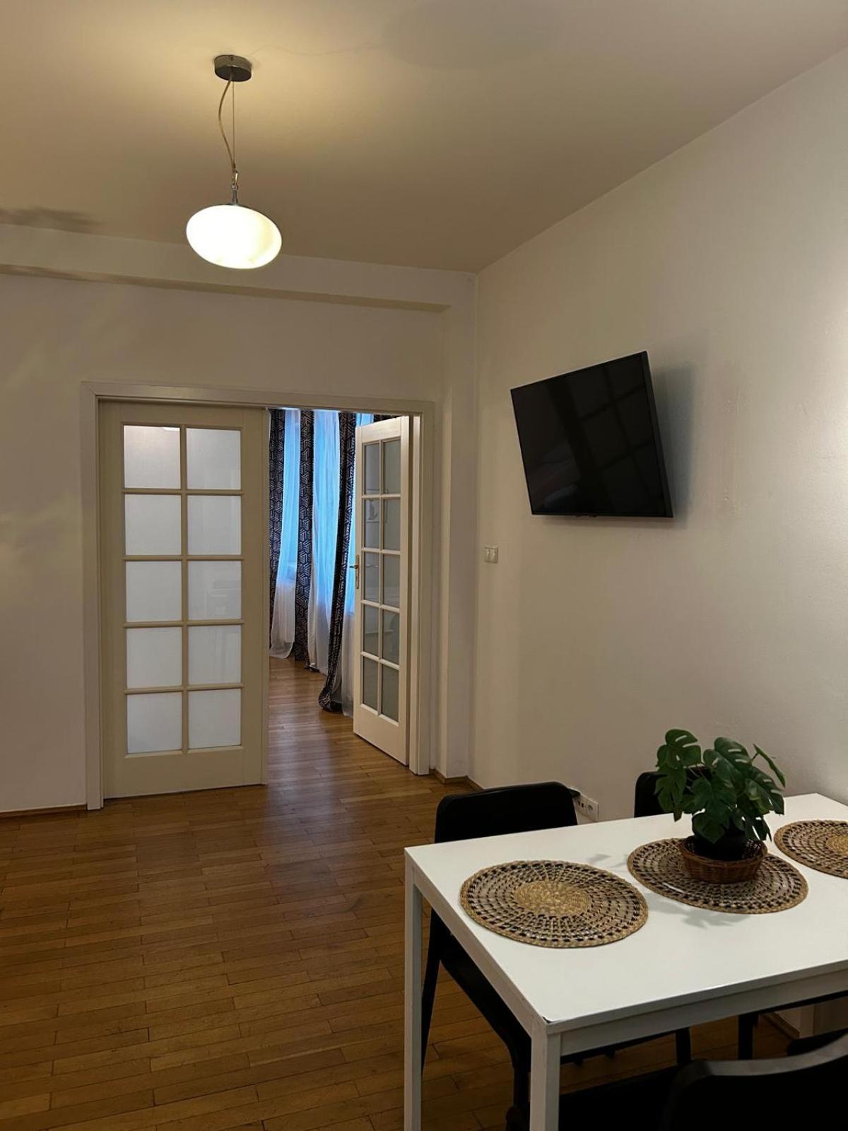 Golden With Lift - Old Town Apartment Krakau