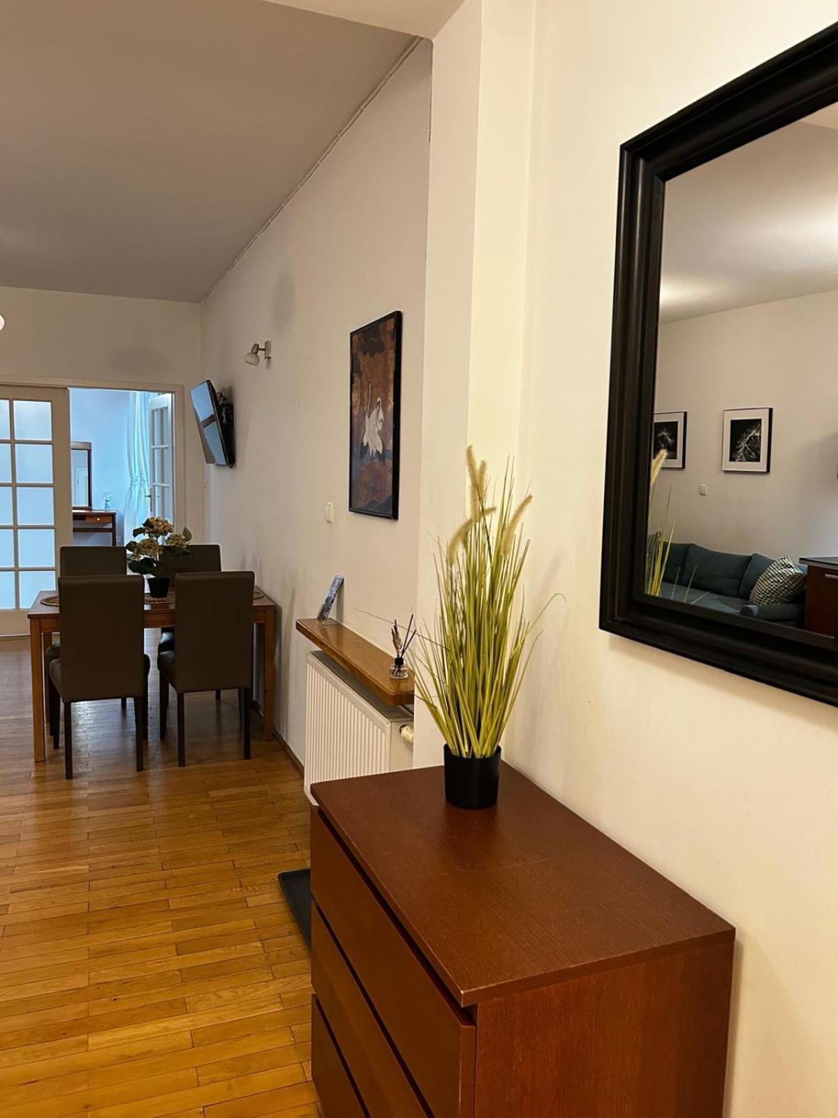 Apartment Golden With Lift - Old Town